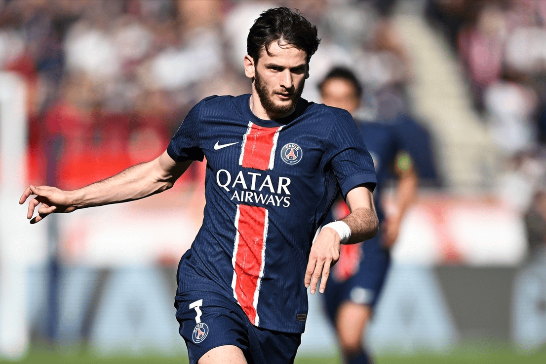 巴黎圣日耳曼1-0，提前6轮加冕法甲冠军，队史第13次在法甲称王