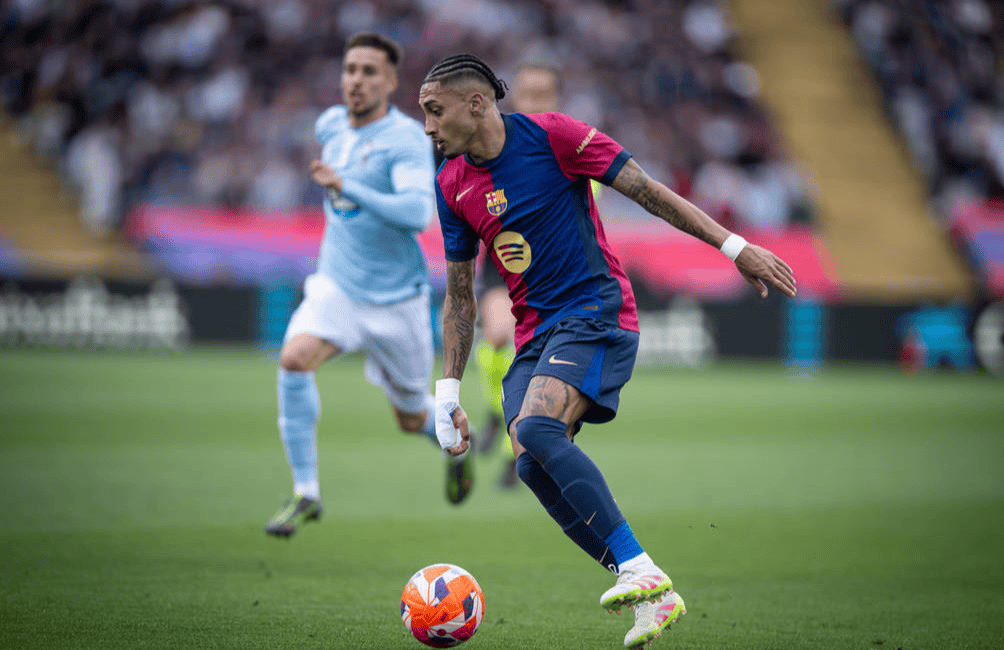 西甲-拉菲尼亚双响，补时绝杀，巴萨连扳3球4-3先赛7分领跑